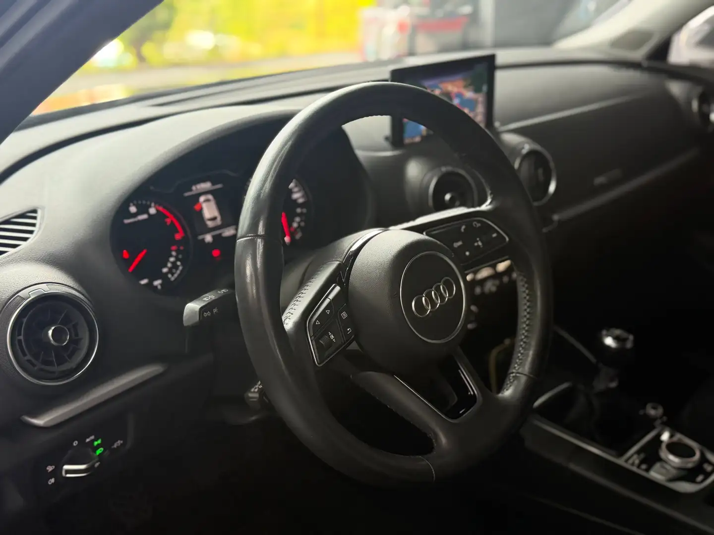 
								Audi A3 III 2016 Sportback Sportback 30 1.0 tfsi Admire full									