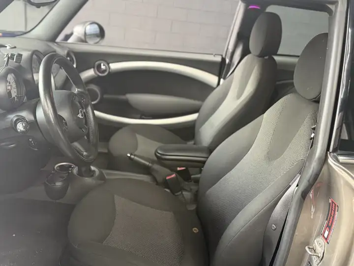 
								MINI One || 1.6 s/clima 98cv full									