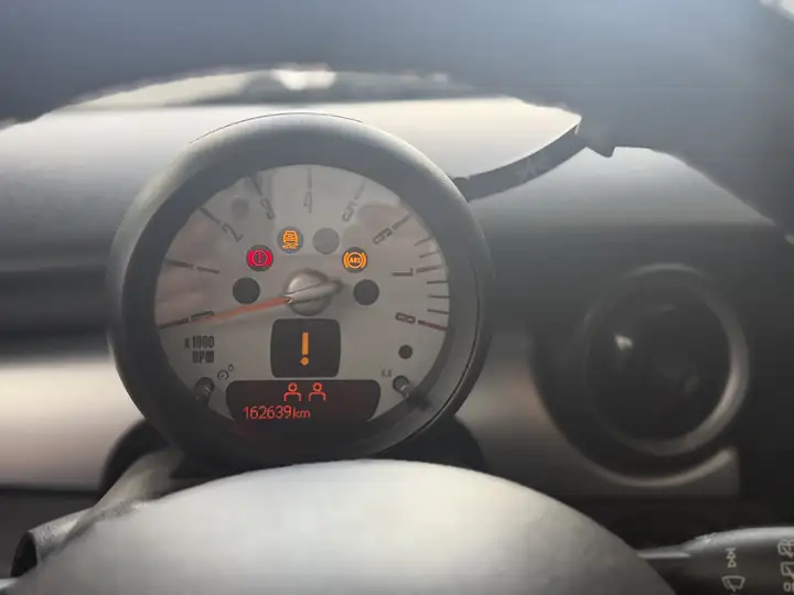 
								MINI One || 1.6 s/clima 98cv full									