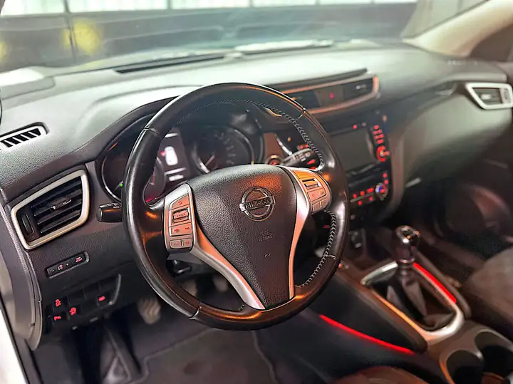 
								Nissan Qashqai II 2014 1.5 dci Tekna 110cv full									